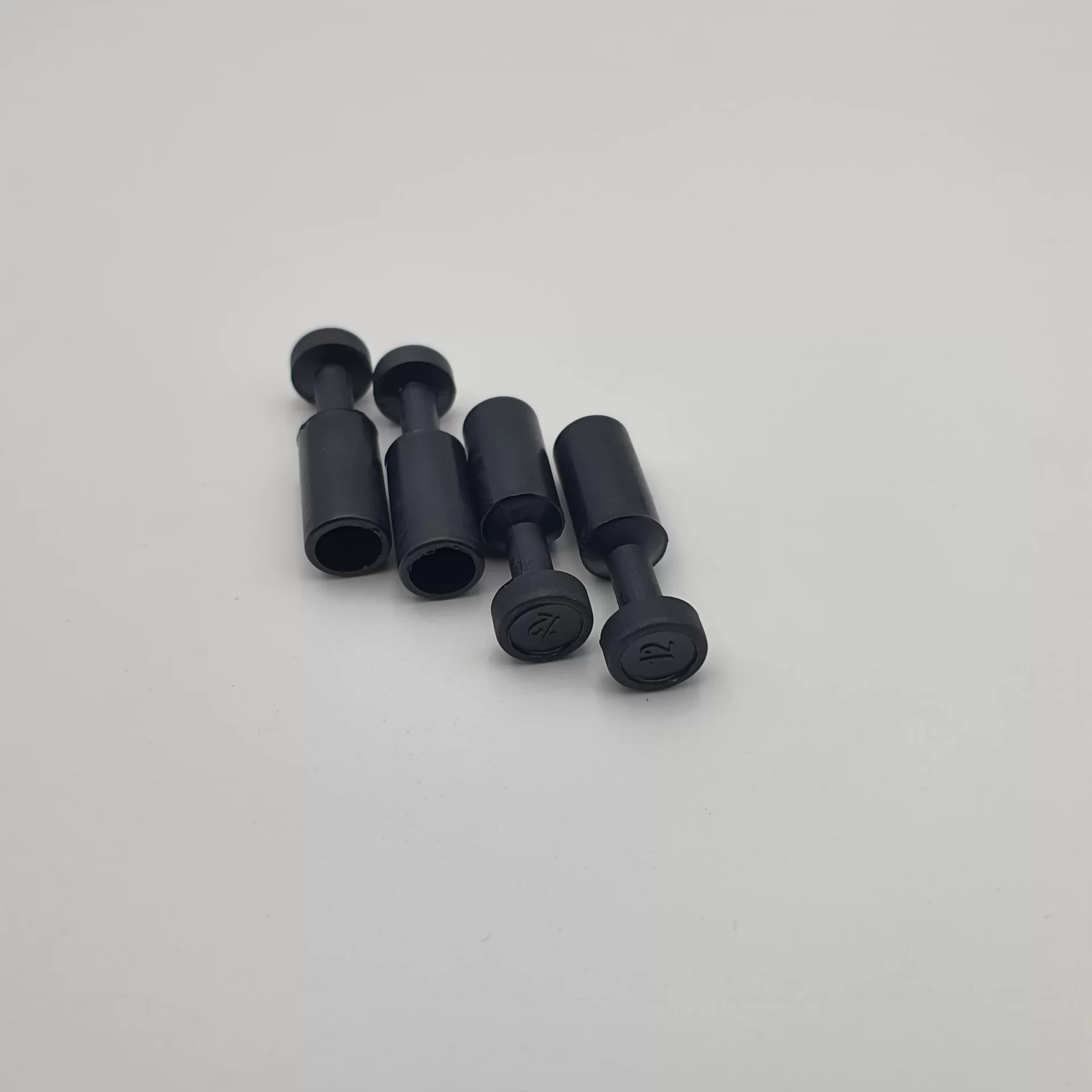 10 MM PLASTİK ERKEK KÖRTAPA (Lisinya)