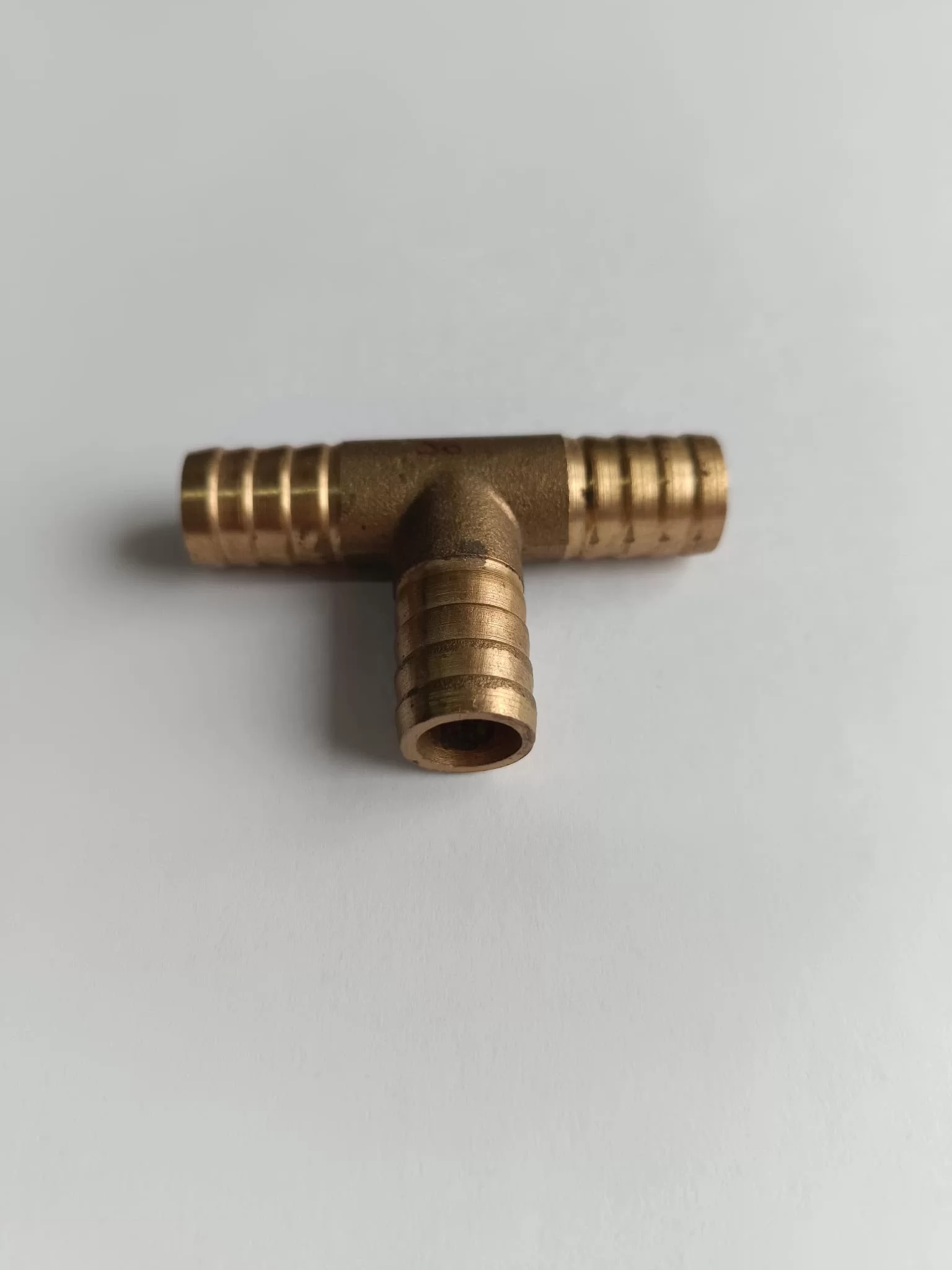 8 MM SARI ÜÇLÜ HORTUM EKİ TE (Lisinya)