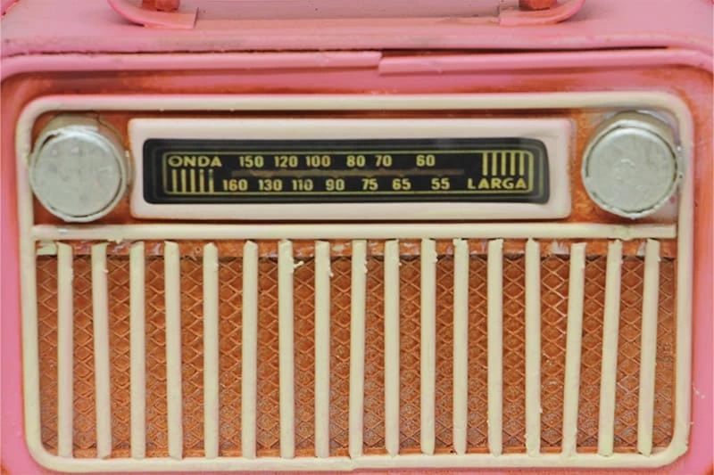 Vintage Tasarım Dekoratif Metal Radyo ( Lisinya )