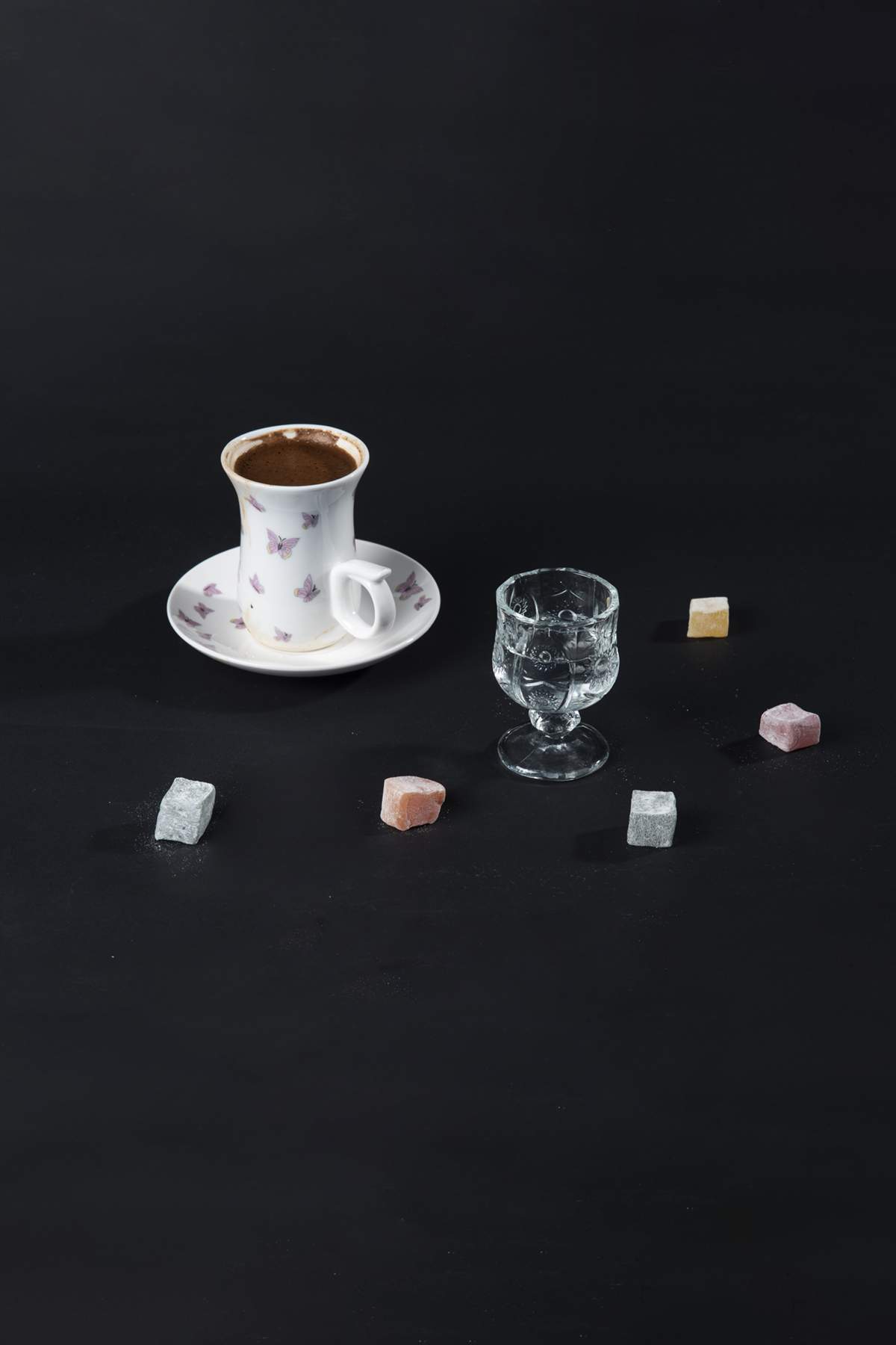 Ayaklı Kahve Yanı Bardağı Kristal Kesim Shot Bardak 7cm x 4 cm 6 Lı Set - Lisinya